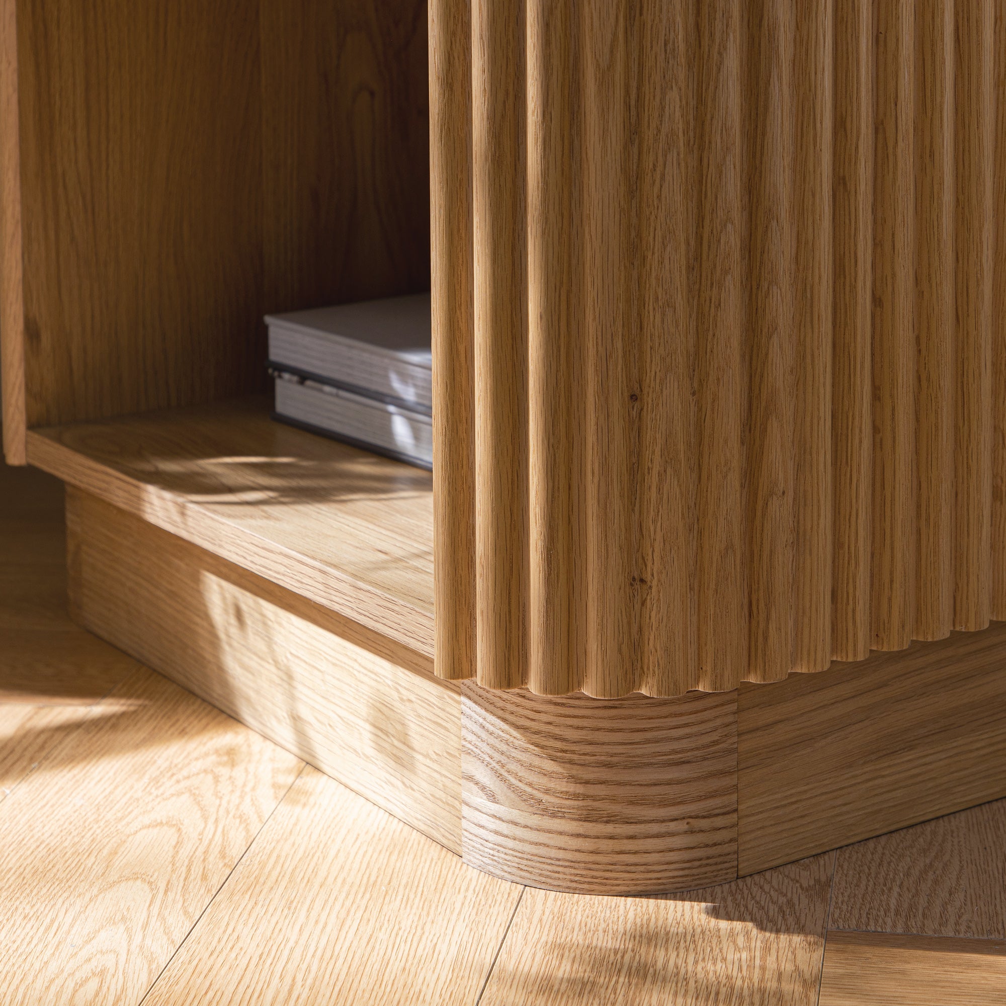 Maru 1-Drawer Bedside Table, Oak