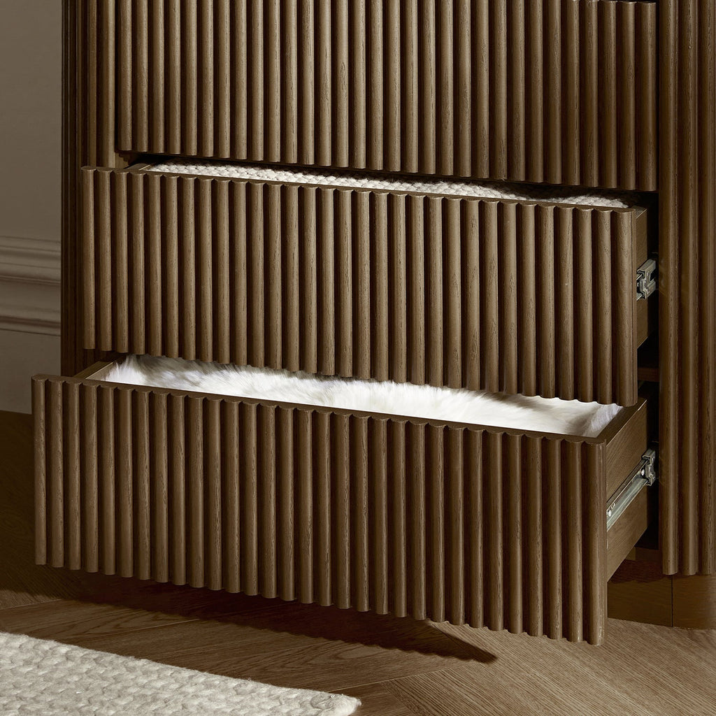 Maru Chest of 5 Drawers, Silver Oak