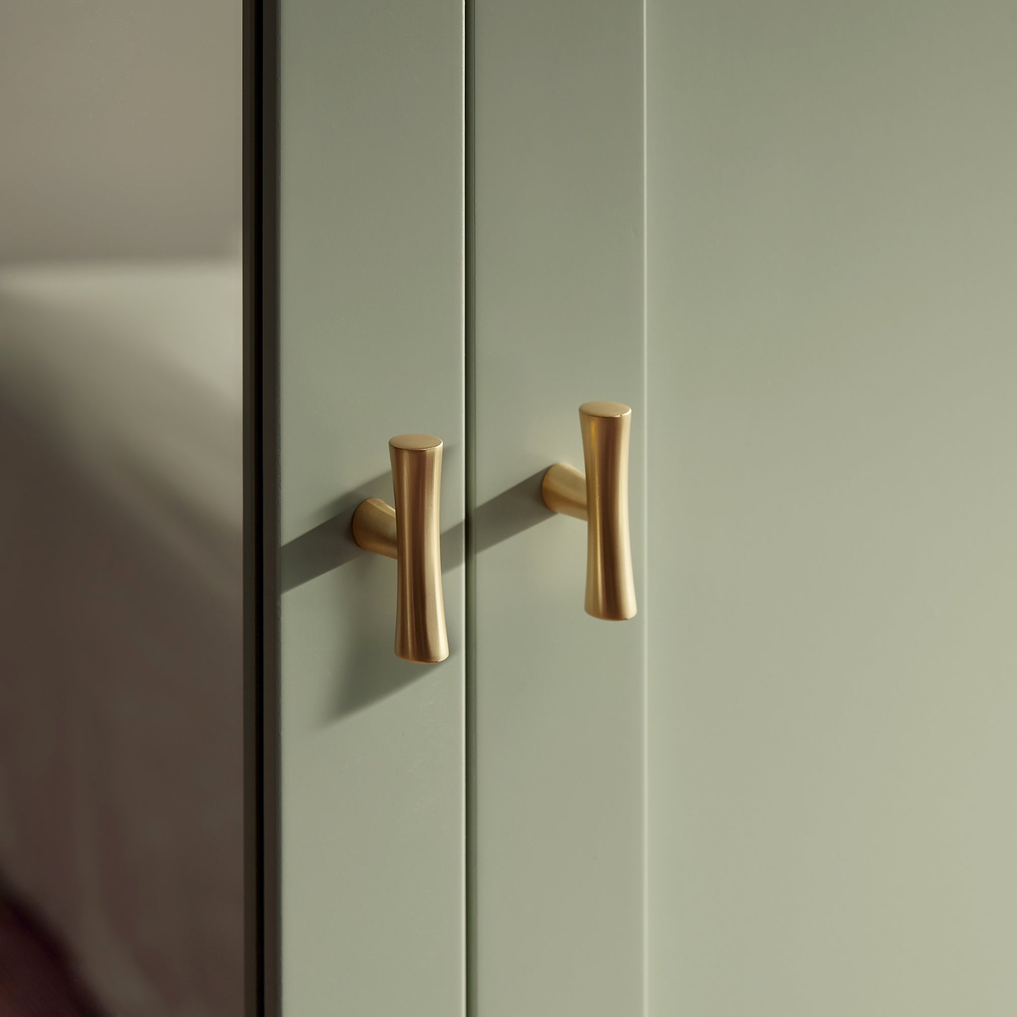 Oakham Mirrored Double Wardrobe, Desert Sage