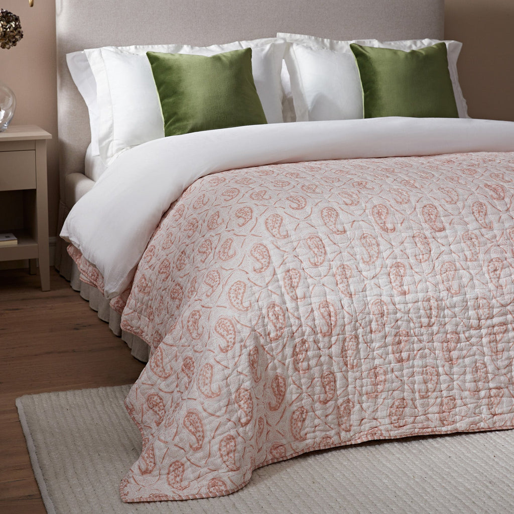 Juliette Peachy Pink Paisley Reversible Quilted Cotton Bedspread