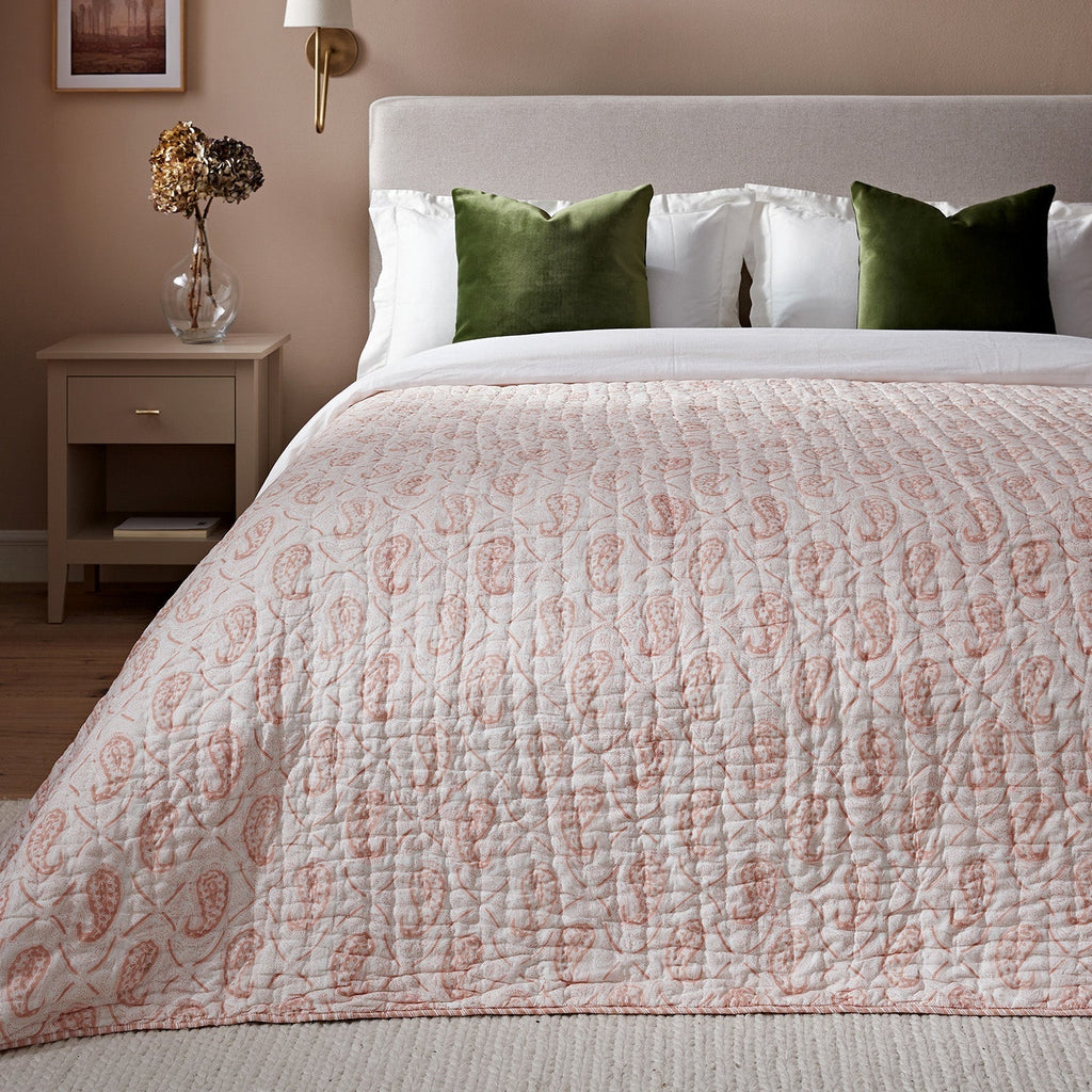 Juliette Peachy Pink Paisley Reversible Quilted Cotton Bedspread