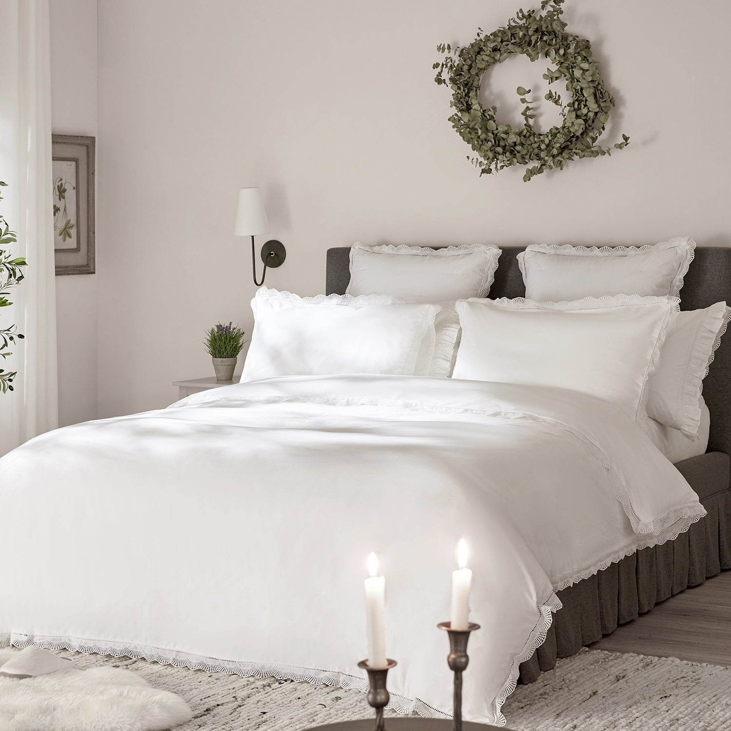 Castillo White Lace 300 Thread Count Cotton Percale Duvet Set