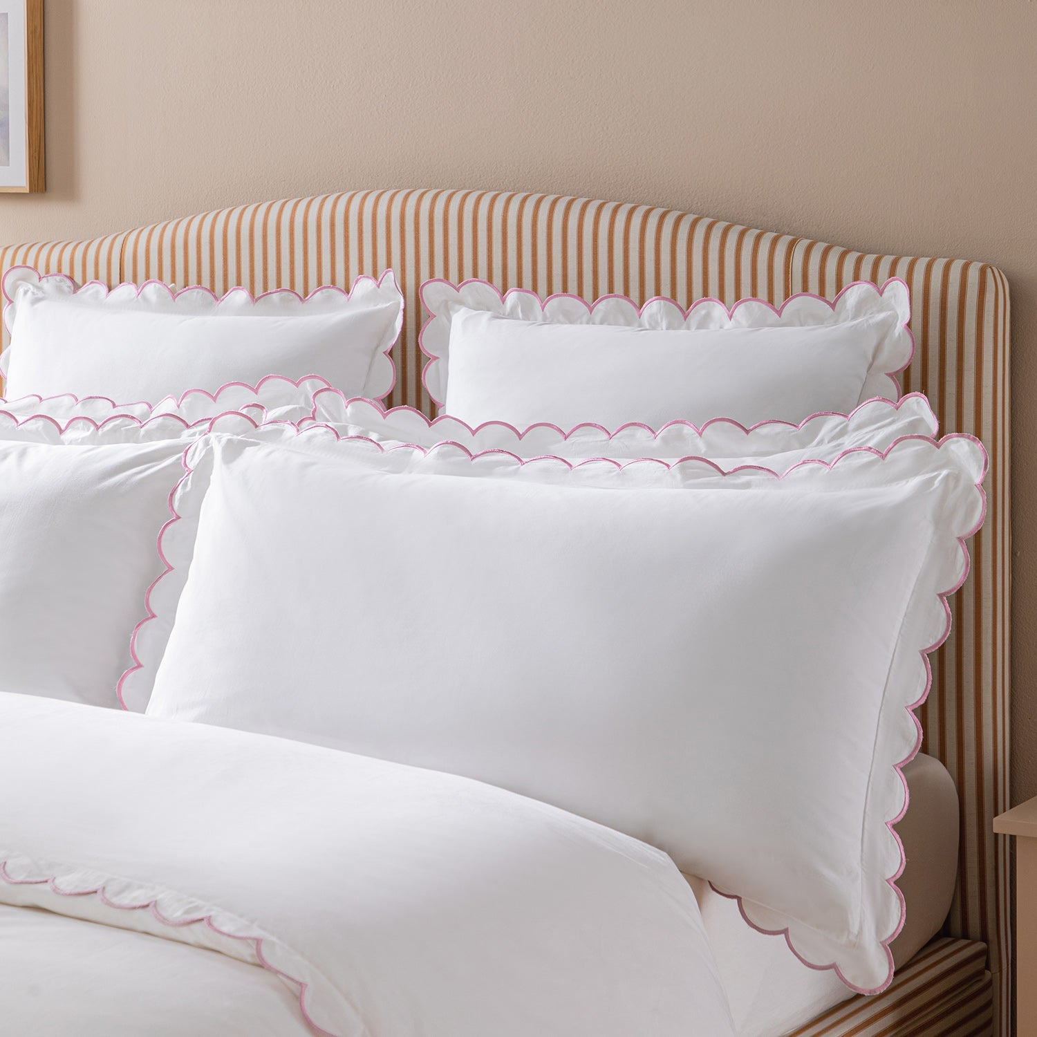 Margot Rose Pink Embroidered Scallop 300 Thread Count Cotton Percale Duvet Set