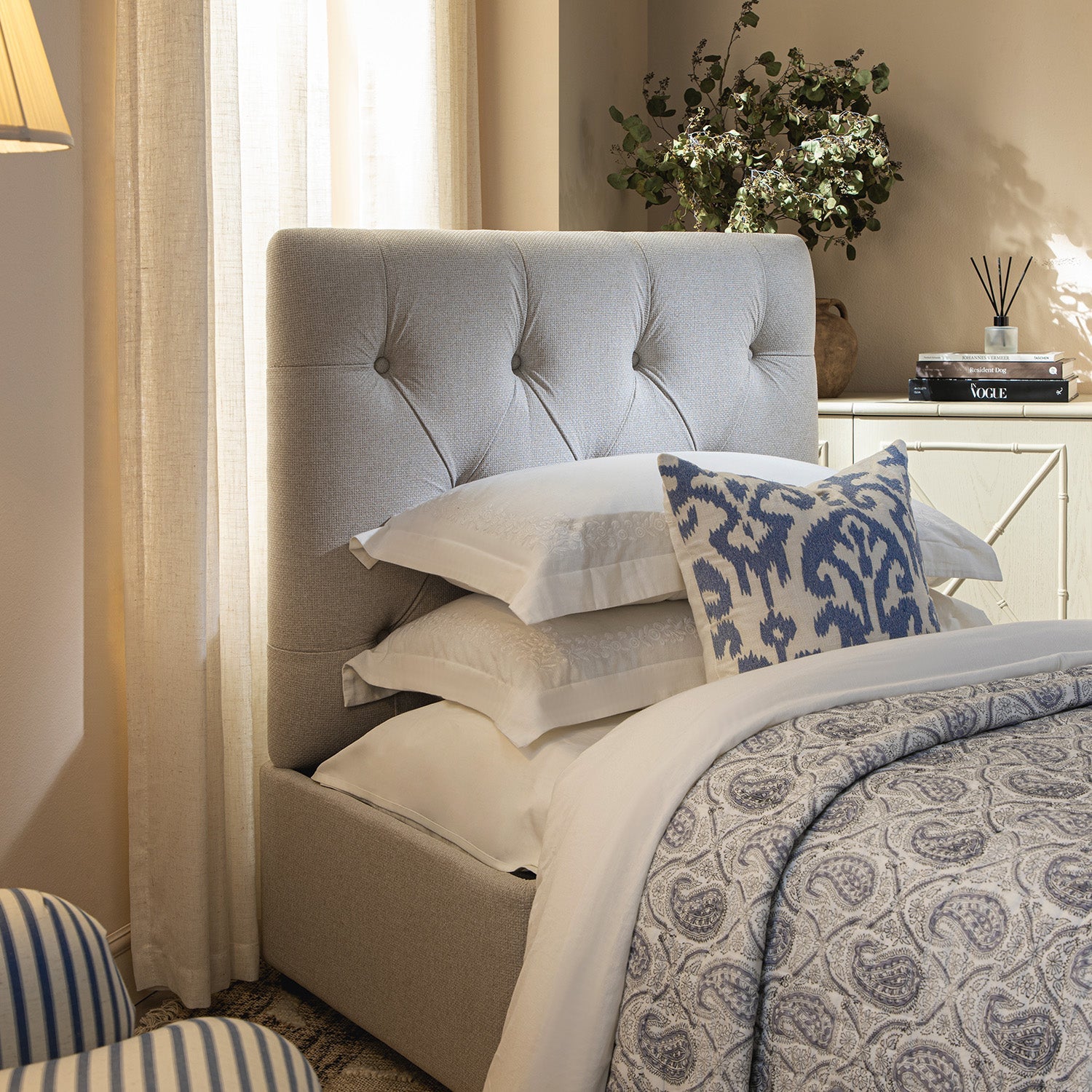 Portland Single Buttoned Fold-Out Bed in Ottoman, Beige Woven Fabric