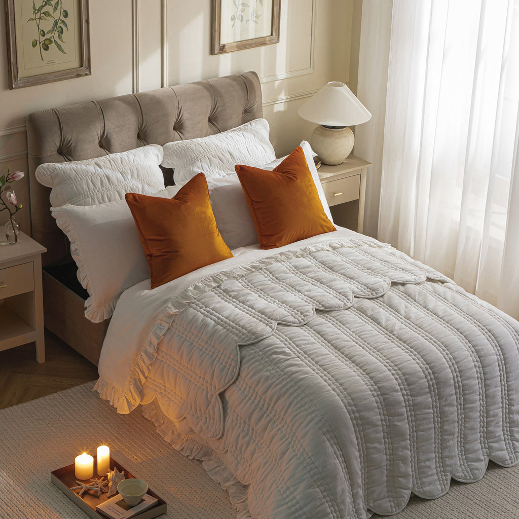 Portland Small Double Buttoned Fold-Out Bed in Ottoman, Mink Velvet